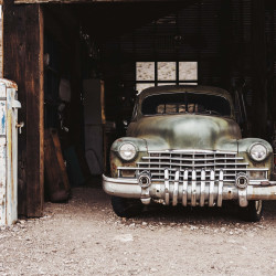 Vintage Car Garage Carta da parati panoramica Vintage Car Garage Carta da parati panoramica